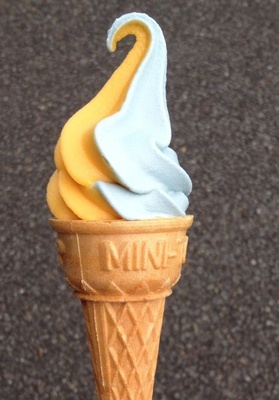 (名無し)さん[2]が投稿したマンゴー&バニラ ソフトクリーム (スウェーデンソフトクリーム)の写真